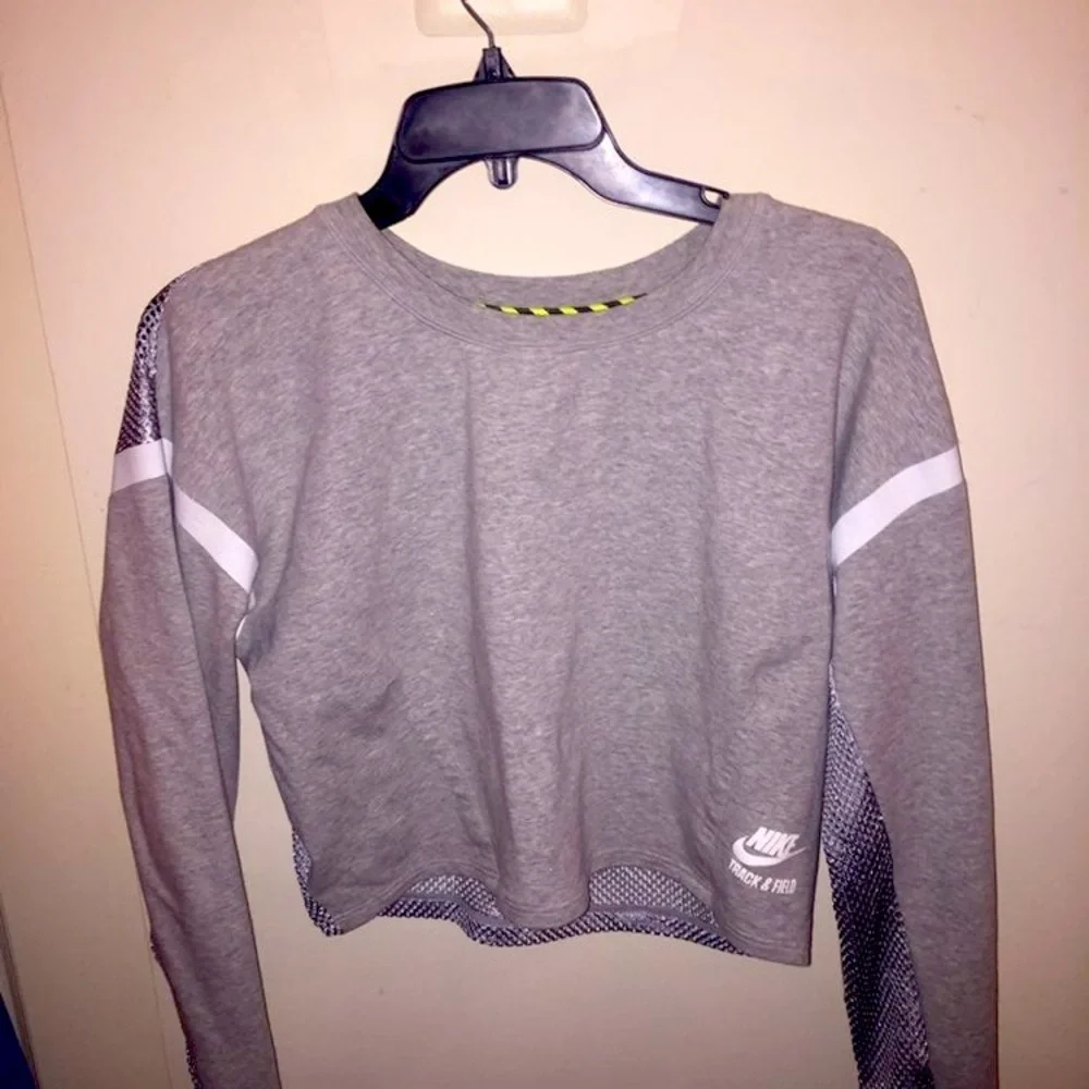 Nike sweatshirt top - Picture 4 of 7